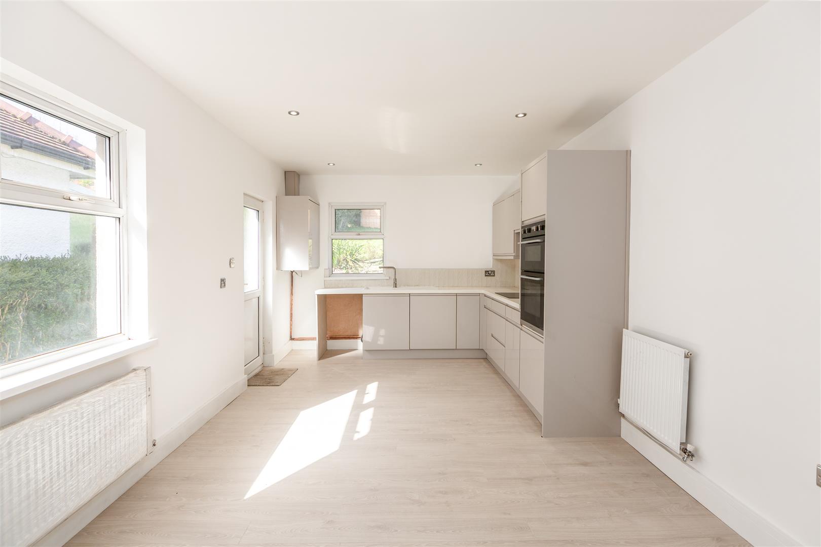 Lon Mefus, Sketty, Swansea, SA2 9EU